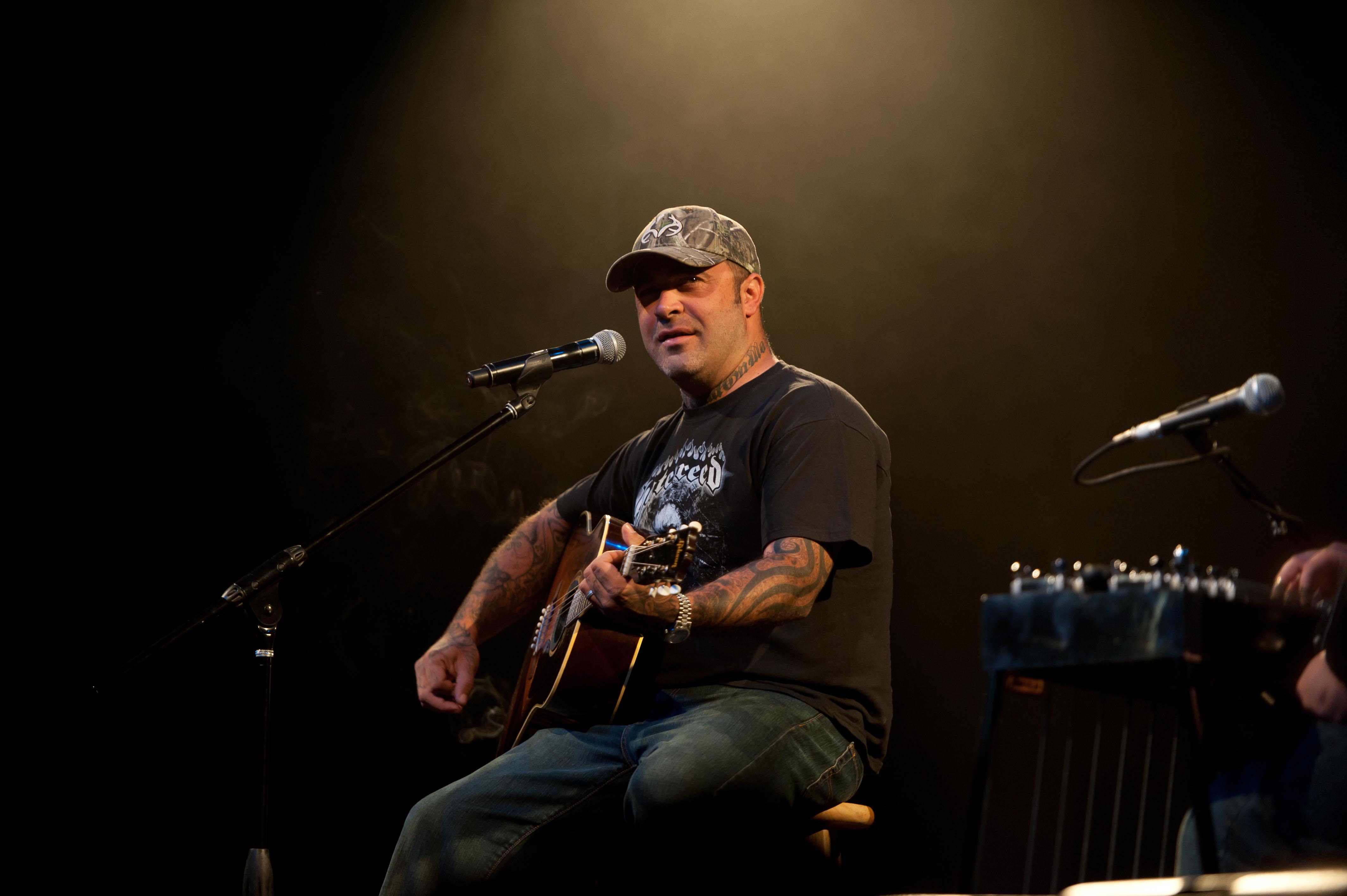 Aaron Lewis 1009