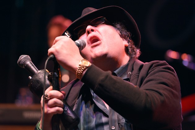 Blues Traveler 1002