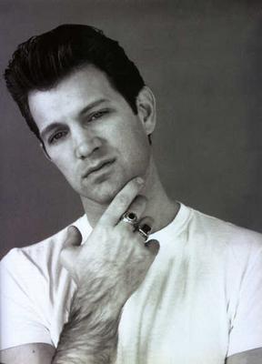 Chris Isaak 1002