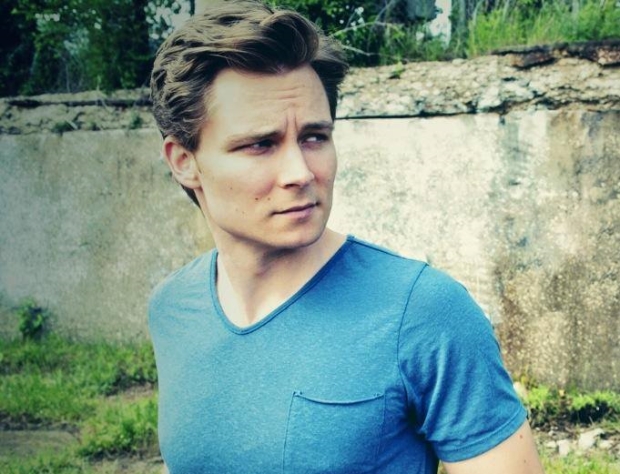 Frankie Ballard 1002