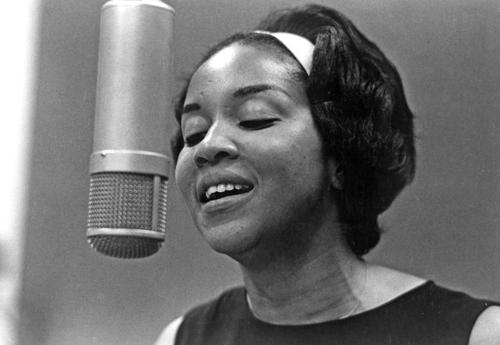 Mavis Staples 1006