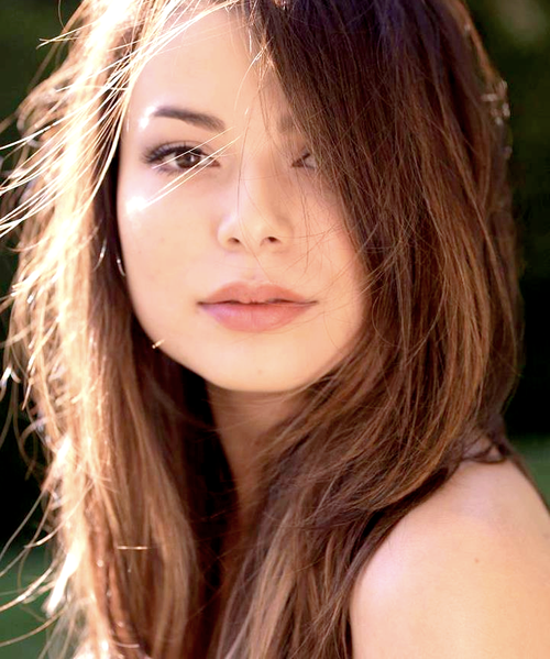 Miranda Cosgrove 1004