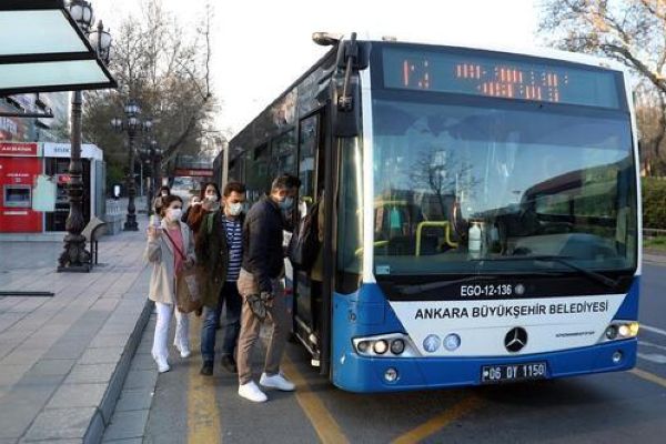 Sağlık çalışanları için ücretsiz toplu taşıma hakkında süre uzatıldı
