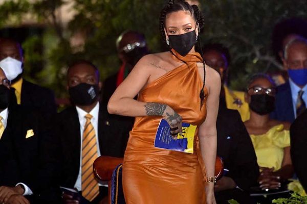 Rihanna Ulusal Kahraman ilan edildi