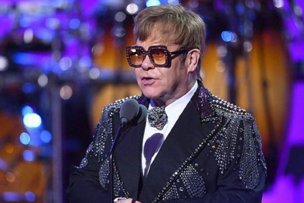 Elton John, Covid-19’a yakalandı