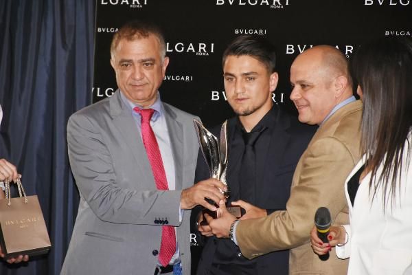 Cengiz Ündere En Başarılı Genç Yabancı Oyuncu ödülü