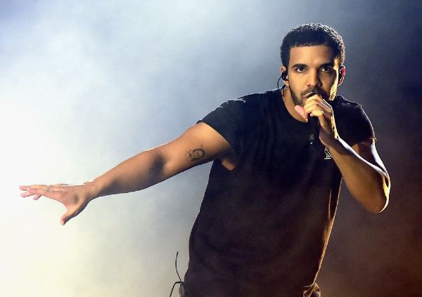 Drake, Beatles’in rekorunu kırdı