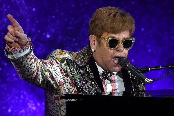 Sir Elton John uyardı