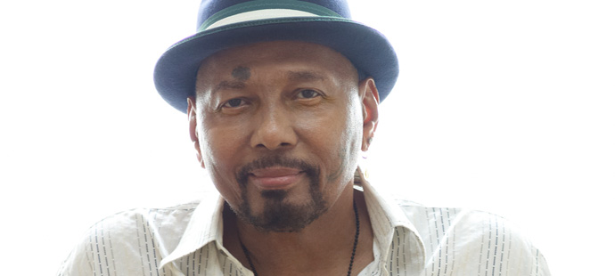 Aaron Neville 1002