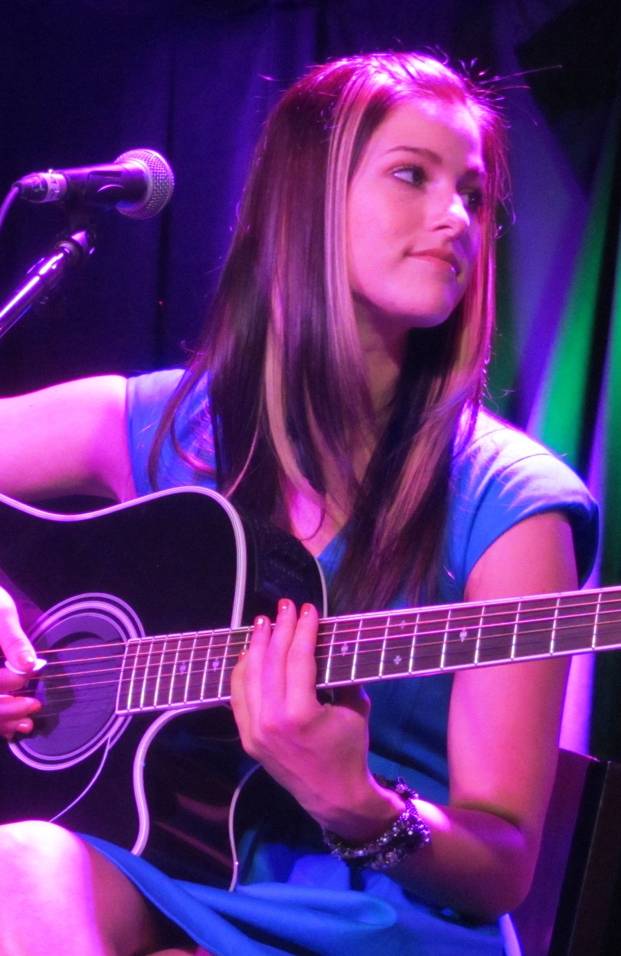 Cassadee Pope 1003