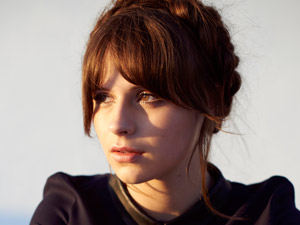 Gabrielle Aplin 1000