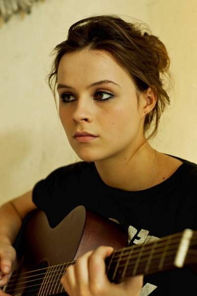 Gabrielle Aplin 1004