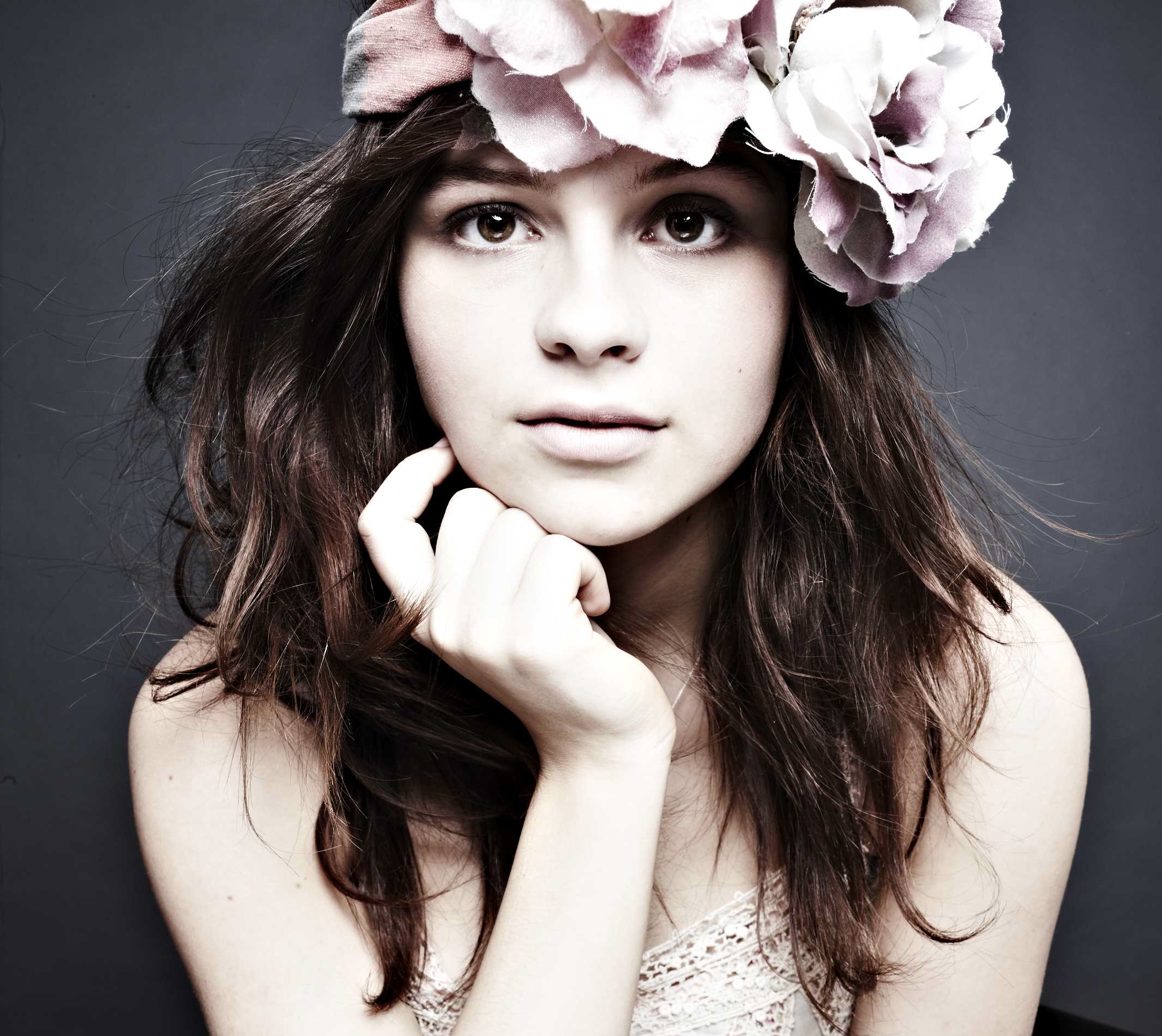 Gabrielle Aplin 1006