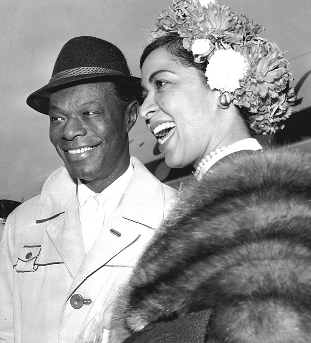 NAT KING COLE HOLIDAY SONGS 1001