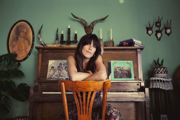 Nicki Bluhm & The Gramblers 1007