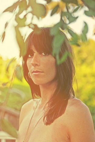 Nicki Bluhm & The Gramblers 1008
