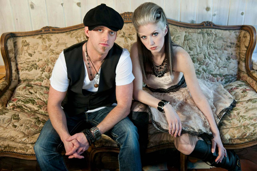 THOMPSON SQUARE 1005