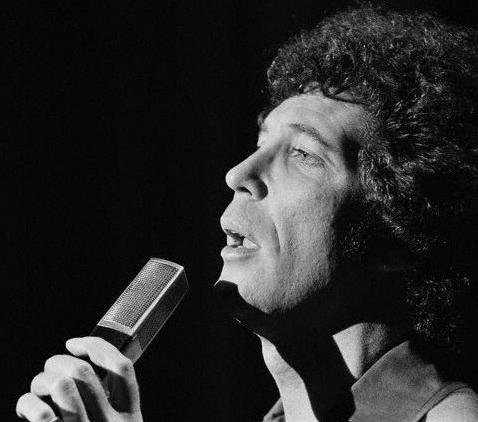 TOM JONES 1001