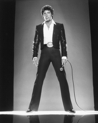 TOM JONES 1003