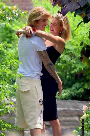 Justin Bieber ile Hailey Baldwin nişanlandı